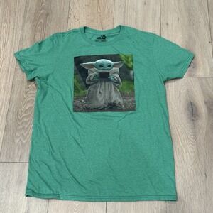 Mad Engine Star Wars Mandolorian Baby‎ Yoda T-Shirt Green Size M